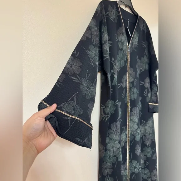 Abaya Islamic Wear Maxi Long Sleeved Dress Size XL / XXL Black Floral Green NEW - Picture 7 of 11